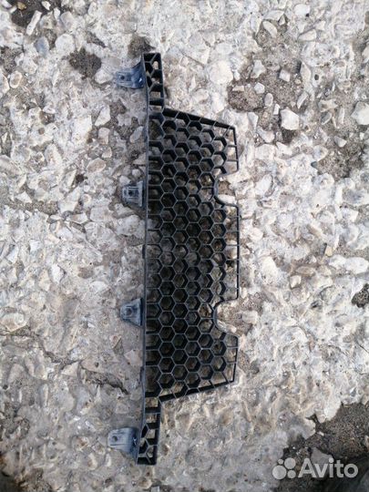 Усилитель переднего бампера нижний LADA Vesta