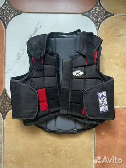 Жилет защитный для конного спорта