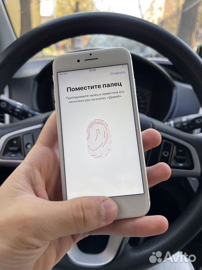 iPhone 8, 64 ГБ