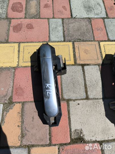 Nissan tiida Latio 2005 ручка наружная левая