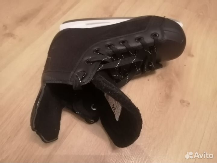 Коньки хоккейные