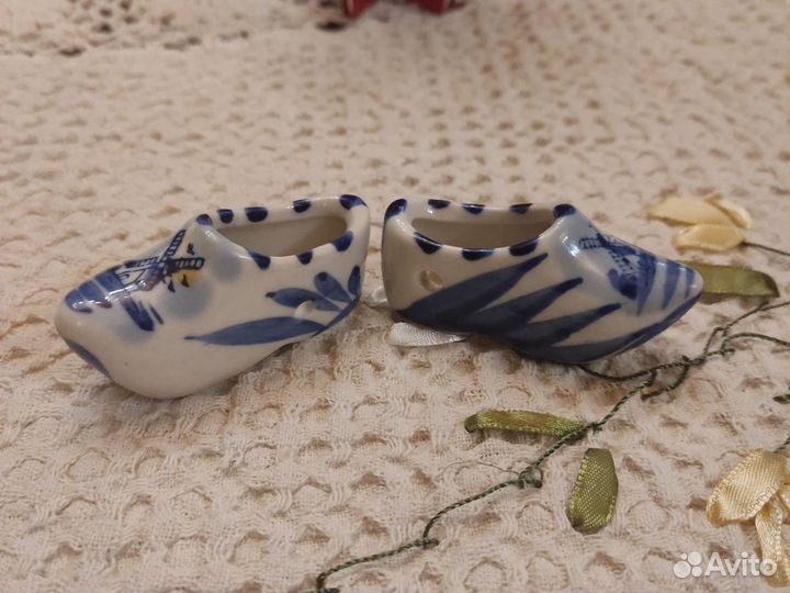 Фарфоровый сувенир Кломпы голандские