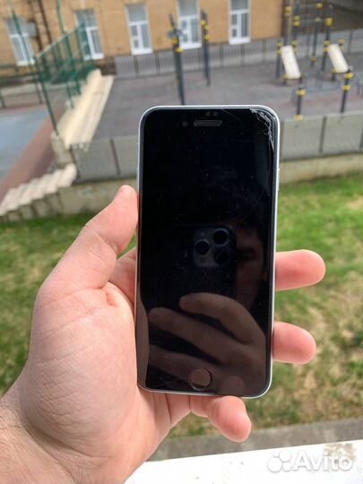 iPhone SE (2020), 128 ГБ