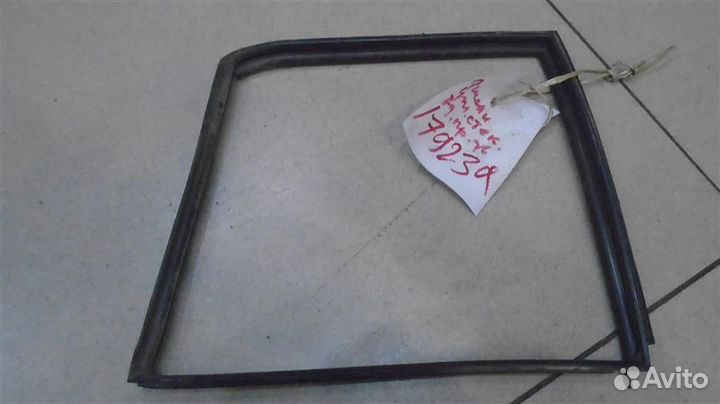 Уплотнитель стекла двери задней правой форточки G