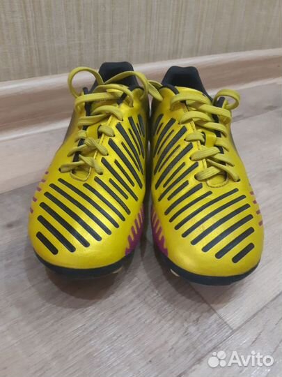 Футбольные бутсы adidas predator 33