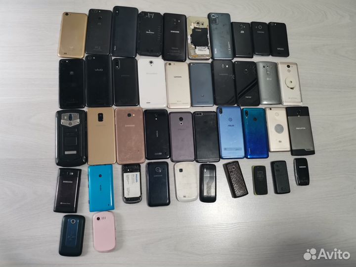 42 телефона на запчасти