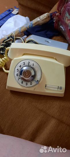 Старый телефон