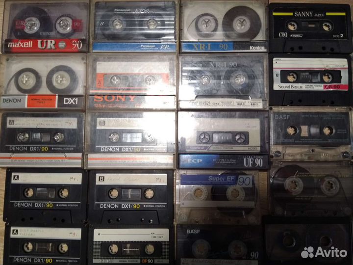 35 аудиокассет