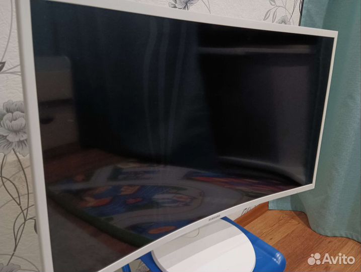 Монитор Samsung LC32F391fwixci