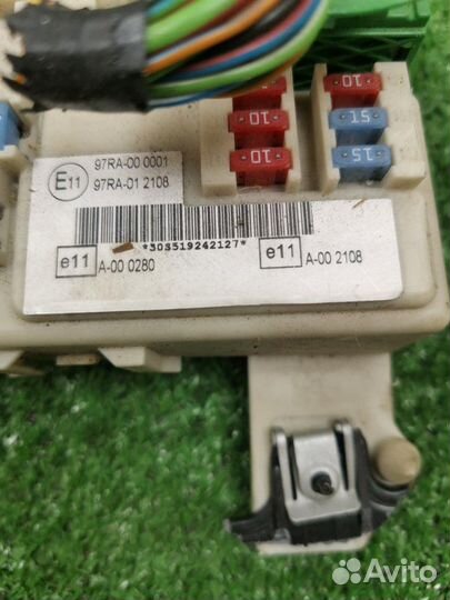 Блок предохранителей салонный Ford Focus 2 хетчбэк