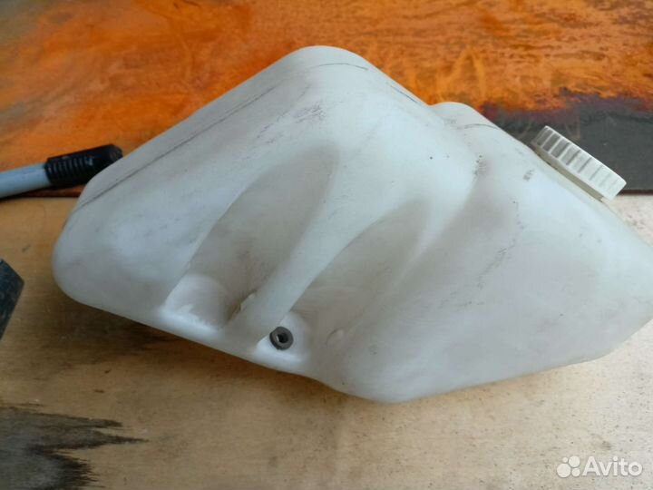 Бачок на ладу