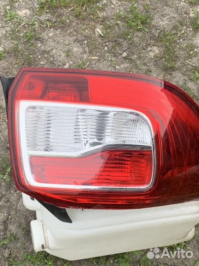 Продам фонарь задний левый рено логан степвей