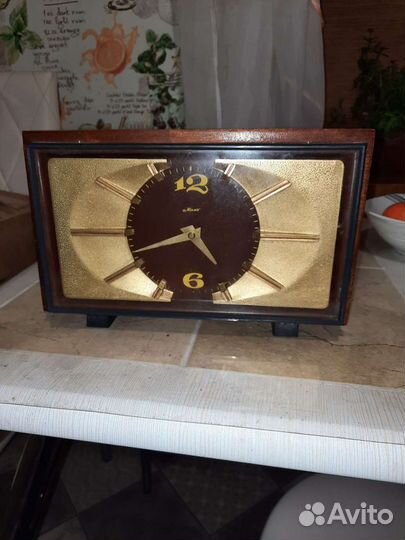 Настольные часы