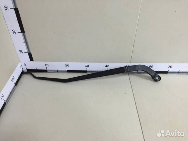 Поводок стеклоочистителя передний правый Nissan Al