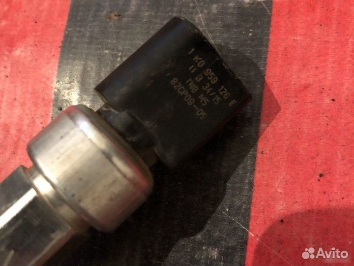 Датчик давления фреона Porsche Cayenne 958