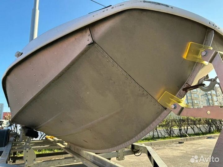 Алюминиевая лодка Казанка 5м7 Б/У (как новая)