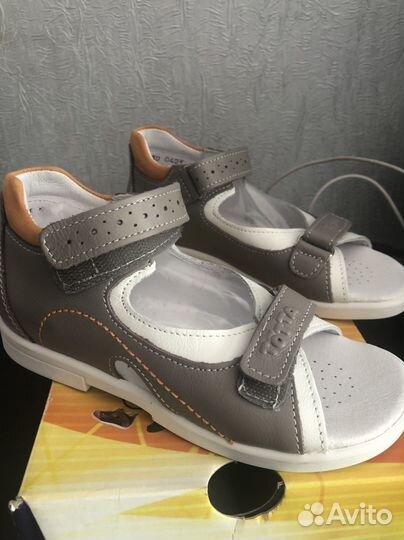 Сандалии новые totta