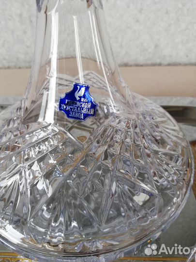 Бокалы фужеры набор белые графины с рюмками