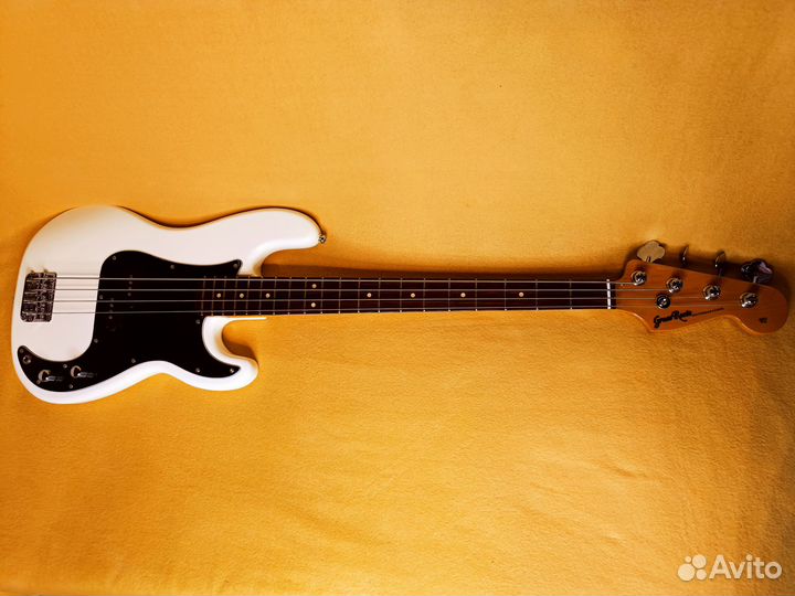 Grass Roots Precision Bass (White)