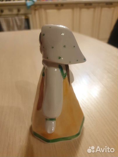 Статуэтка фарфор дулево юная танцовщица