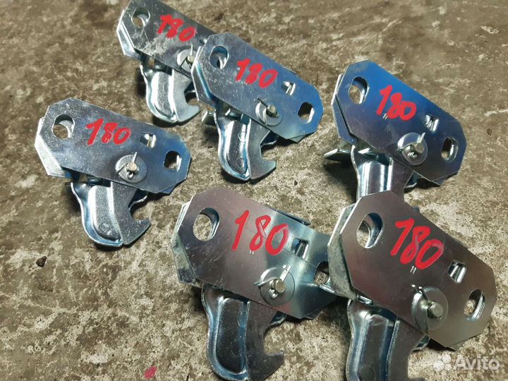 Замок крыши Большой кабины трактора мтз