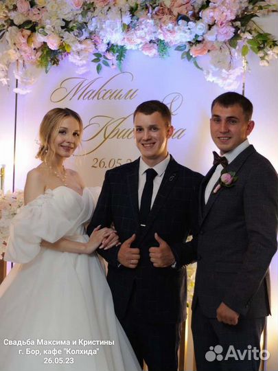 Dj, ведущий, со своим оборудованием