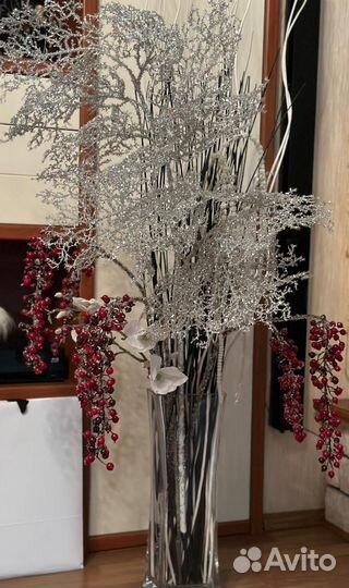 Искусственная ветка новогодняя