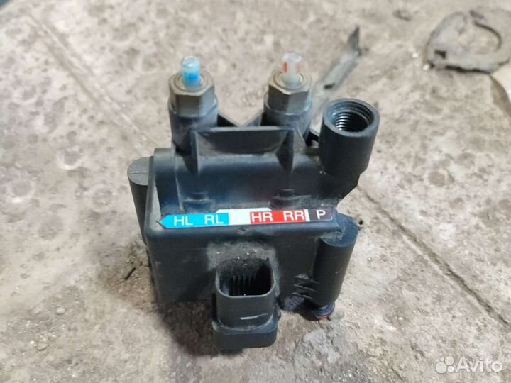 А2513200158 клапана MercedesR-Class.w212