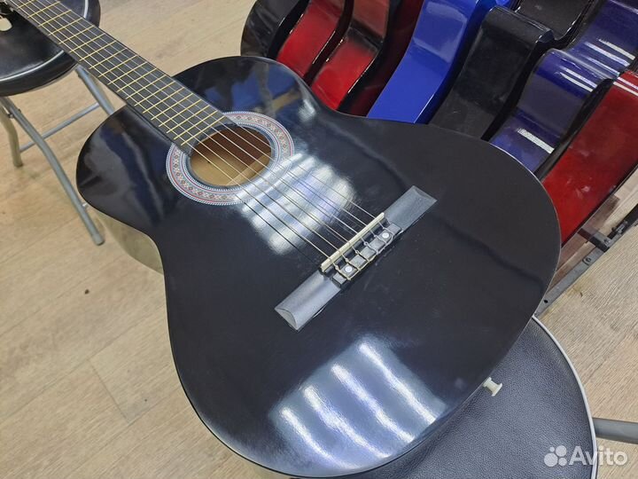 Гитара классическая чёрная