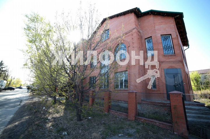 Коттедж 372,4 м² на участке 10 сот.