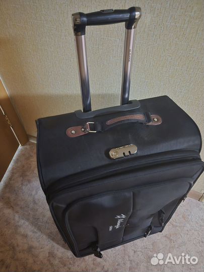 Чемодан на колесах большой