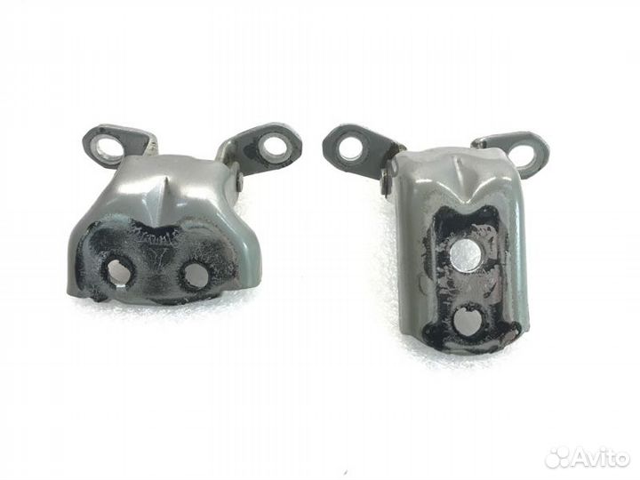 Петля двери передняя правая Nissan Qashqai 1.6