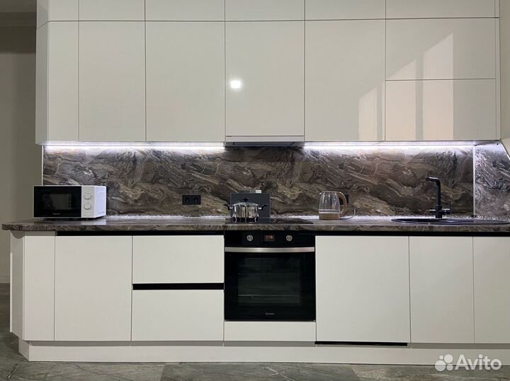 Кухни на заказ/Кухня глянец(цена за весь комплект)