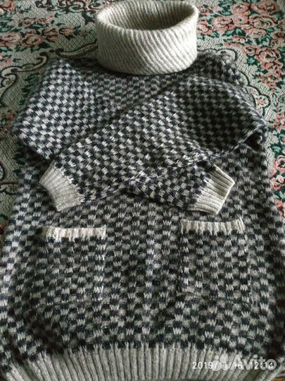 Свитер