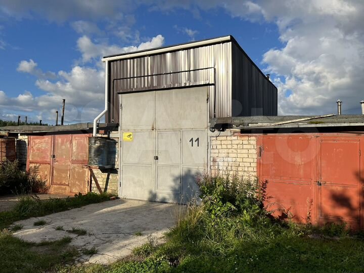 Гараж, > 30 м²