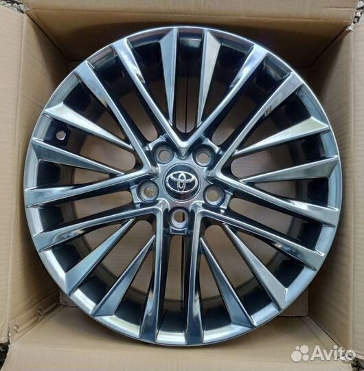 Диски R18 на Toyota Camry / Rav4 / Highlander