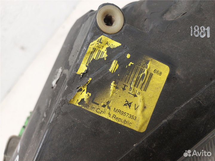 Фара (передняя) Mitsubishi Colt, 2004