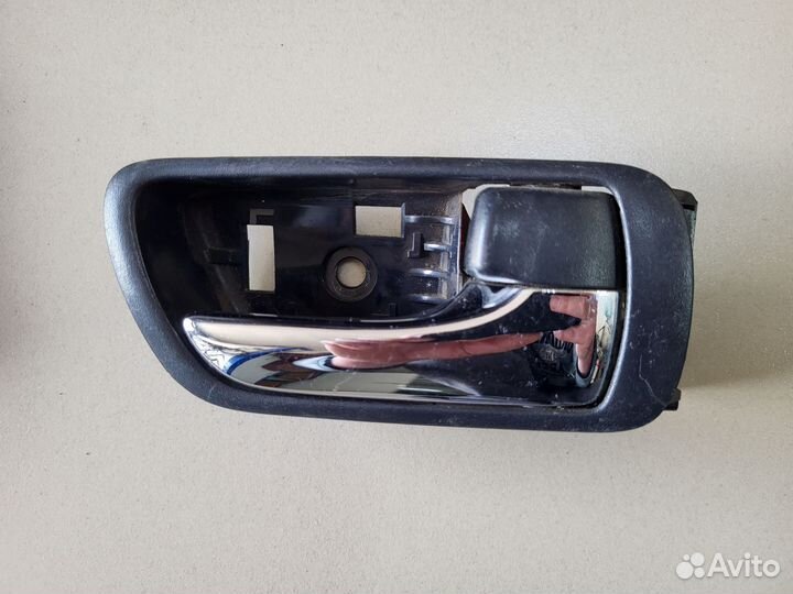 Ручка двери внутренняя правая toyota camry 30