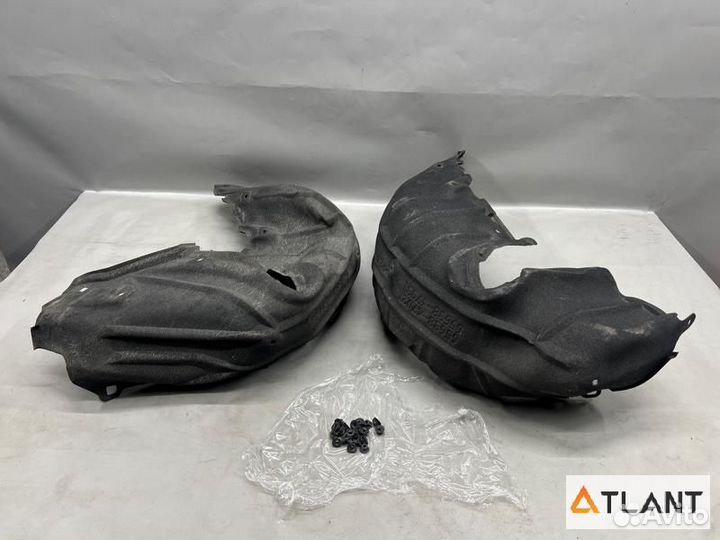 Подкрылок задний toyota prius