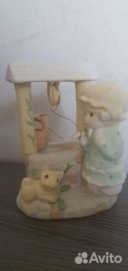 Статуэтки.Девочка у колодца