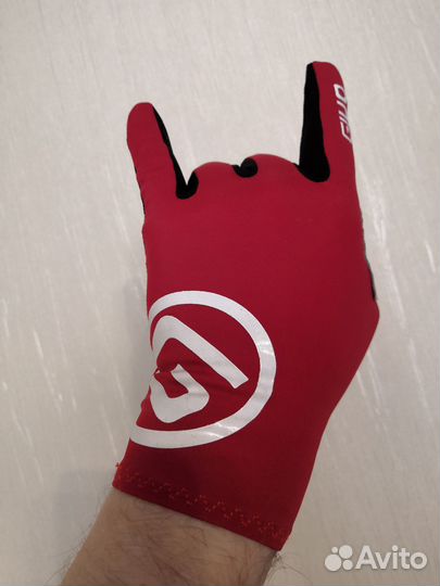 Спортивные перчатки