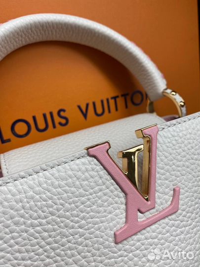 Сумка Louis Vuitton Capucines