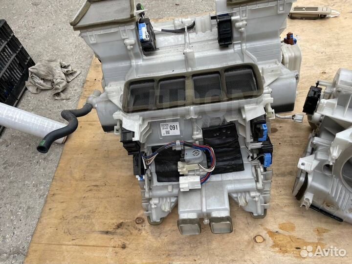 Печка Lexus LS600HL 2007-2012г UVF46, 2urfse