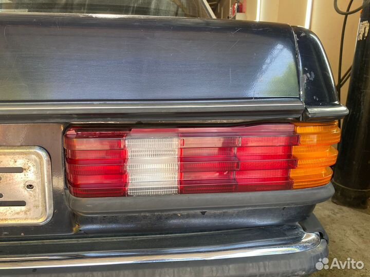 Фонари задние Mercedes W123