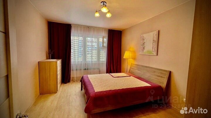 Кровать двухспальная с матрасом 160 200