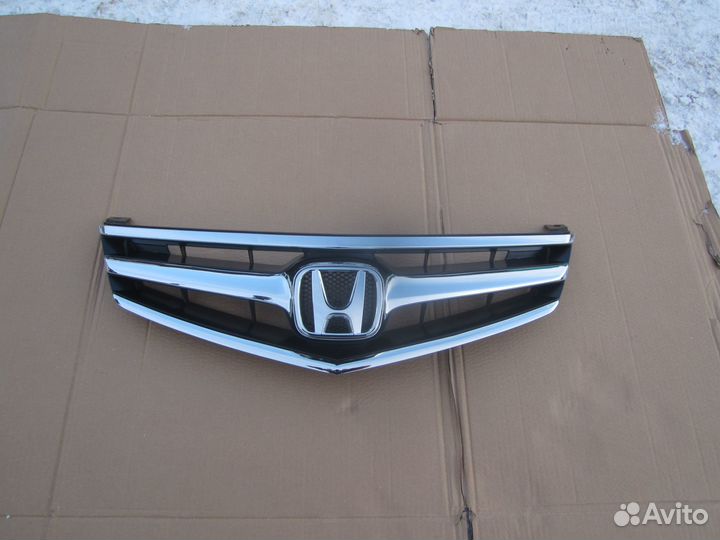 Решетка радиатора тайвань Honda Accord 7 05-07 рес
