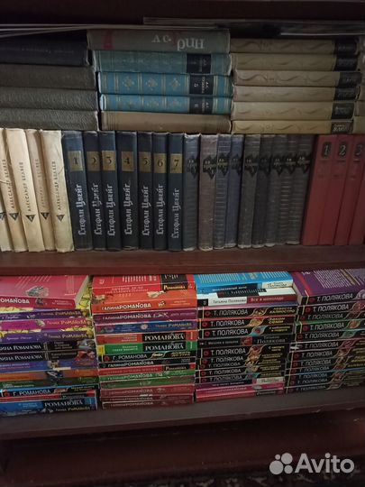 Домашняя библиотека: классика, детективы