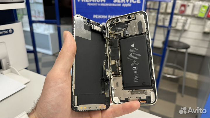 Разборка iPhone 15 Pro Max Natural на запчасти