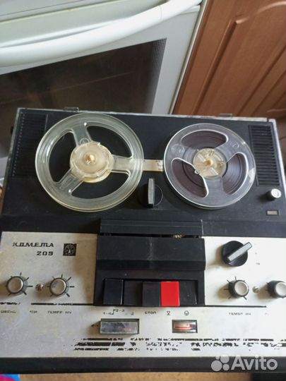 Катушечный магнитофон