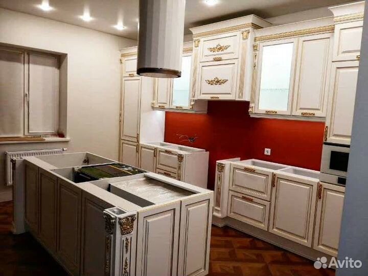 Кухня с островом на заказ Mebellissimo